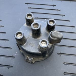 日産スカイラインDR30 FJ20 デスビキャップ 売り切り