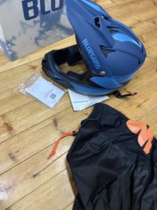 BlueGrass製intox マウンテンバイクヘルメット　未使用