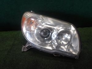 ★トヨタ★ハイラックスサーフ★CBA-GRN215W★運転席側★右ヘッドライト★ハロゲン★年式