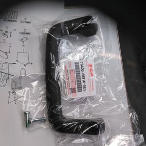 ★即決　未使用品　スズキジムニーJA11V　フロント右側ピラーに付く　アシストグリップ純