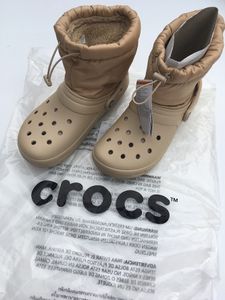 クロックスcrocs ベージュ ブーツ スノーブーツ