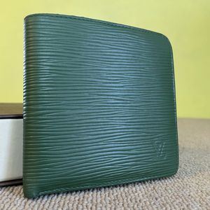 １円　美品 LOUIS VUITTON マルコ ルイヴィトン エピ 二つ折り ウォレット 財布　グリー