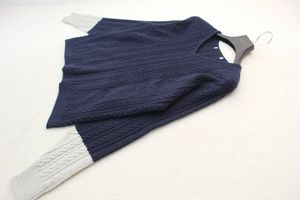 9165 新品 ケーブル編みＶネックニットプルオーバー ネイビーＦサイズ