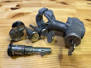 ハコスカ 日産 スカイライン 鍵 キー セット シリンダー ドア トランク ステアリング エ