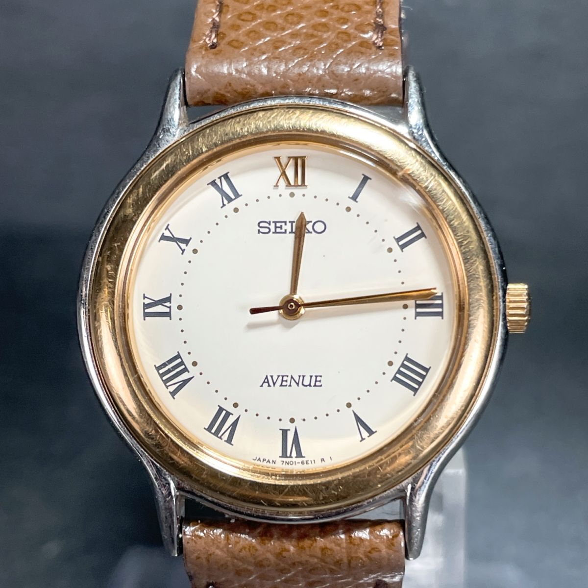 美品 セイコー SEIKO アベニュー AVENUE クォーツ 3針 7N01-6D30 男性用 メンズ 腕時計 W403 稼働品