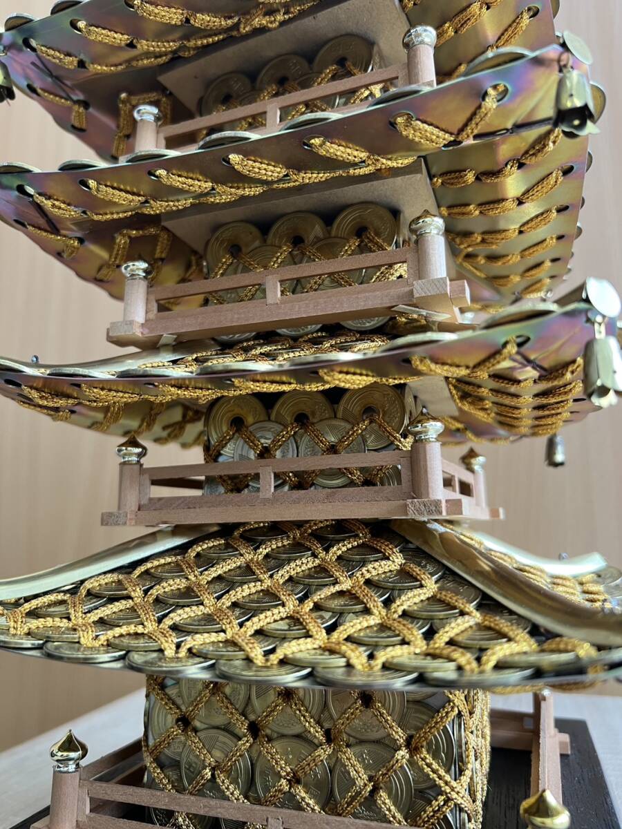 8702【現状渡し 5円玉 五円玉 五重塔 五重の塔】コインアート 置物