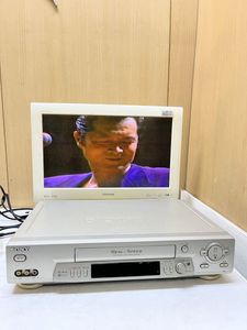 U013297 SONY ソニー SLV-R555 VHS ビデオデッキ 2001年製 テープ再生／早送り／巻き戻し