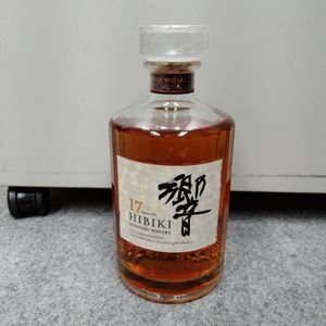 響 17年(箱無し)の平均価格は50,925円｜ウイスキーの価格相場・買取価格