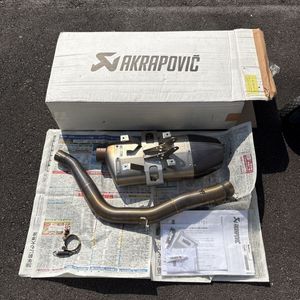 デイトナ675 センターアップ トライアンフ AKRAPOVIC アクラポビッチ