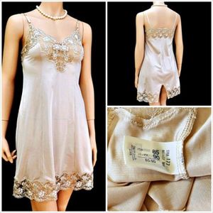 CE7-E63☆//Wacoalワコール/日本製♪細部まで美しさが際立つ♪伸縮性有*ナイロン製スリッ