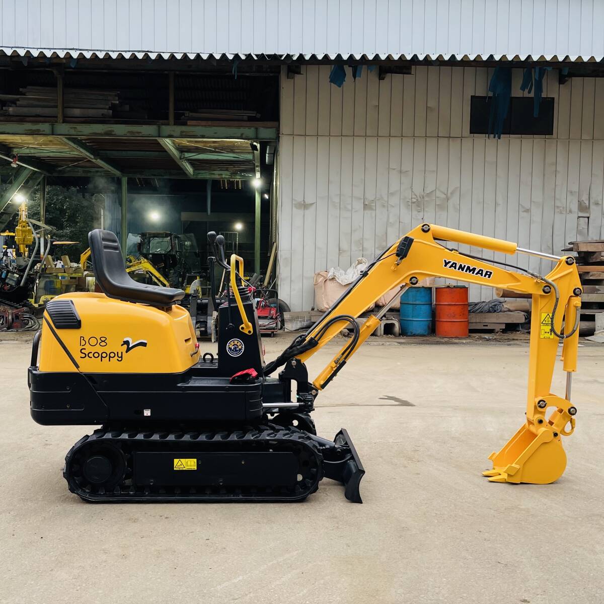 YANMAR ヤンマー B08 SCOPPY ミニユンボ 油圧ショベル 0.8tクラス 813