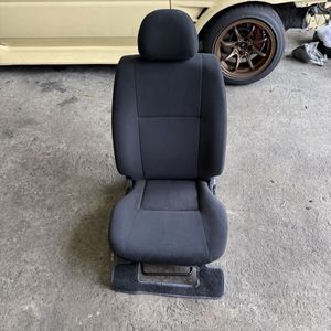 ハイエース 純正 シートの値段と価格推移は？｜142件の売買データから