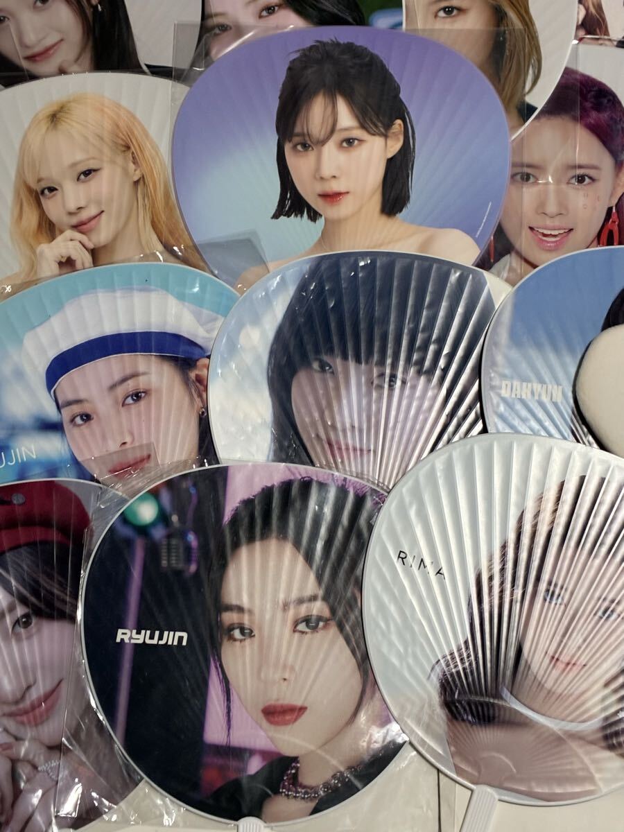 女性アイドル K-pop グッズ まとめ売り TWICE itzy など うちわ トレカ