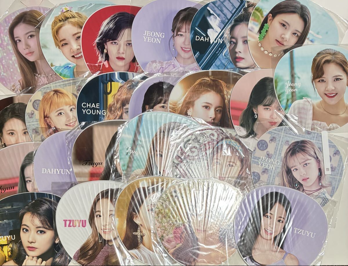 女性アイドル K-pop グッズ まとめ売り TWICE itzy など うちわ トレカ