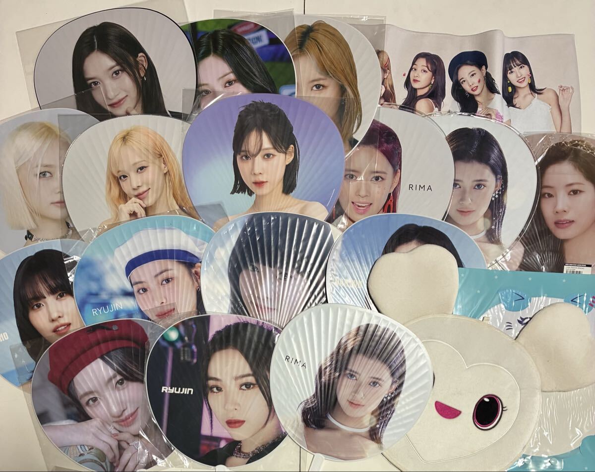 女性アイドル K-pop グッズ まとめ売り TWICE itzy など うちわ トレカ