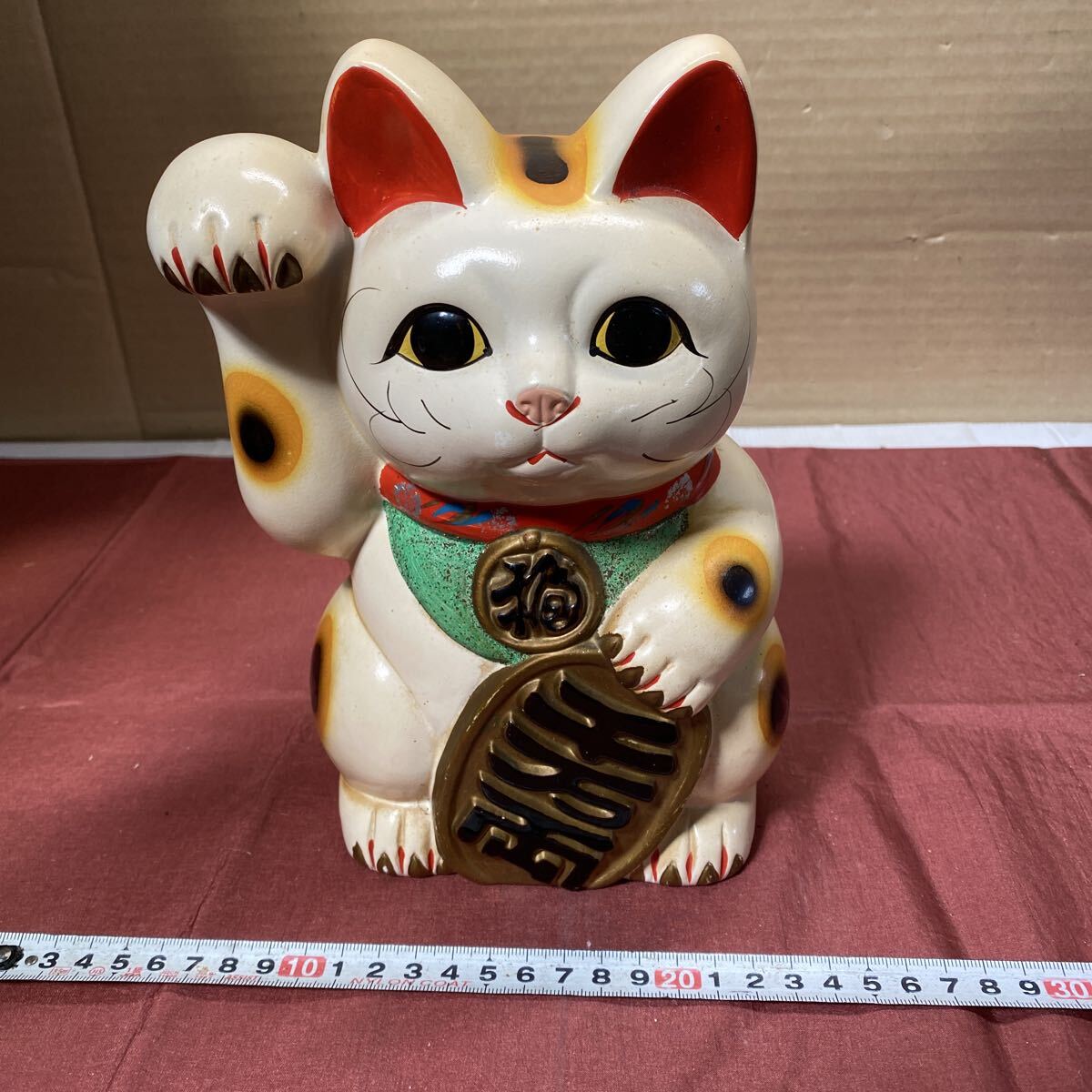 招き猫 陶器製 貯金箱 裏蓋欠品 1部塗装剥がれ？あり 汚れあり 中古品