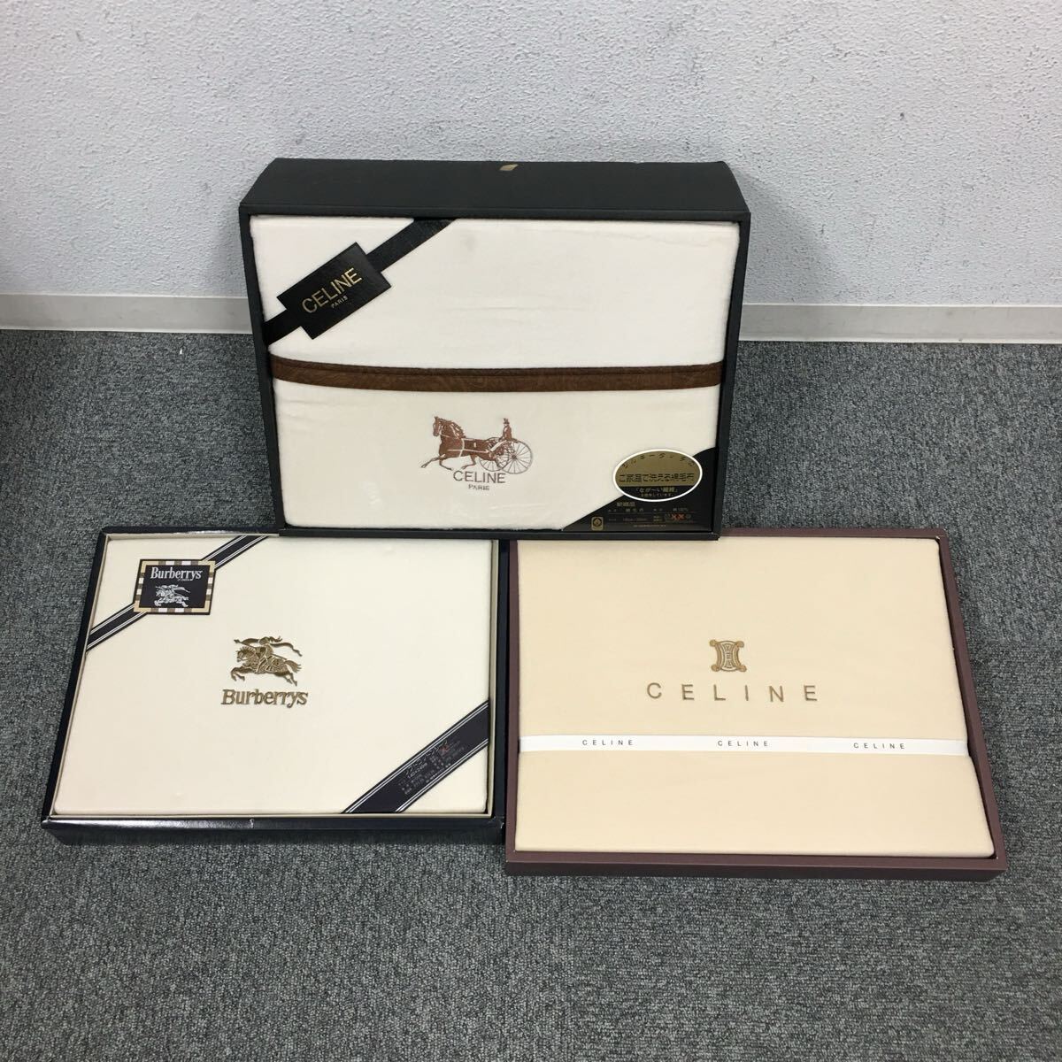 セリーヌ 毛布の値段と価格推移は？｜25件の売買データからセリーヌ