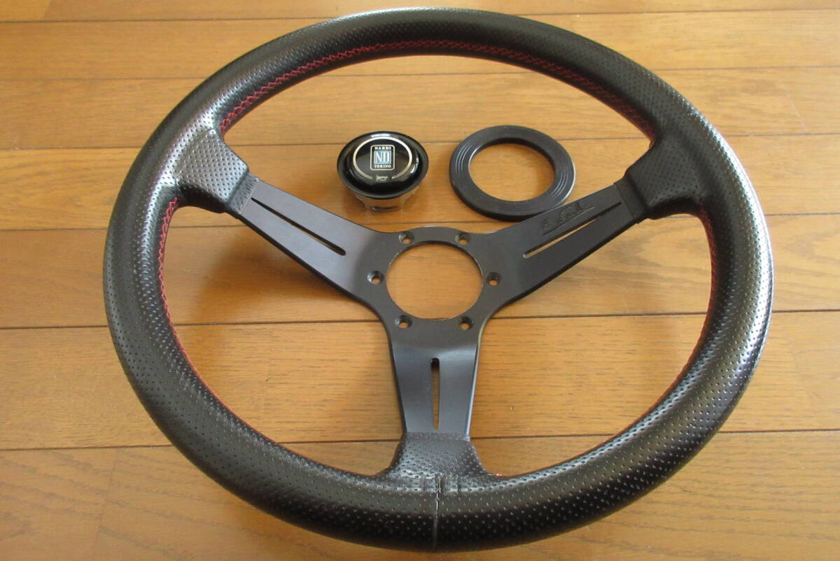 NARDI ナルディ ステアリング CLASSIC （クラシック）本物中古 NARDI CLASSIC 350mm ディープコーン パンチングレザー 中古品