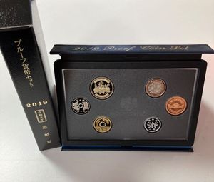 令和元年 ミントセットの値段と価格推移は？｜30件の売買データから令