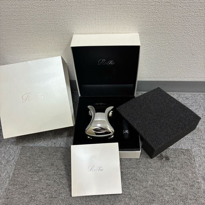 ReFa 美顔ローラー シルバー 専用ケース付き ReFa 美顔ローラー シルバー 正規品 付属袋あり ReFa 美顔ローラー