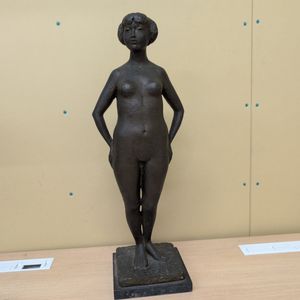 ブロンズ像 裸婦の値段と価格推移は？｜26件の売買データからブロンズ