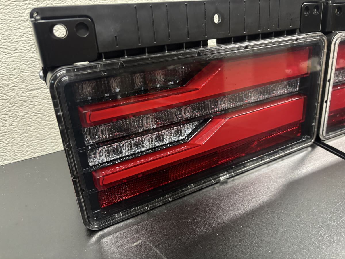 スタンレー　KOITO 24V 2連タイプ フルLEDテールランプ 左右セット KOITO スタンレー 小糸 トラック用 2連タイプ フルLEDテールランプ