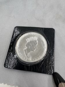 カナダ メイプルリーフ 銀貨のYahoo!オークション(旧ヤフオク!)の相場