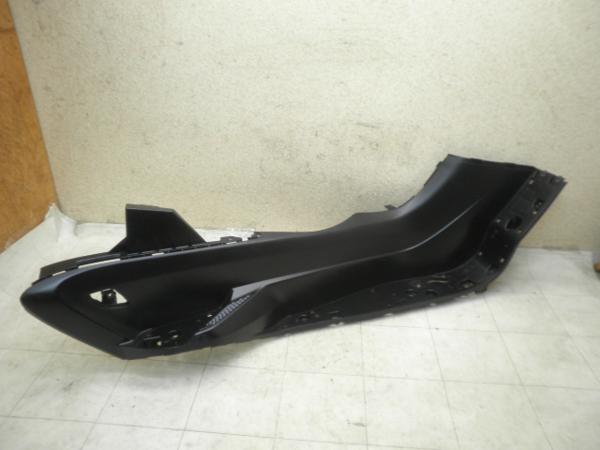 HR4424 グランドマジェスティ250 ステップボード右 SG15J-0068