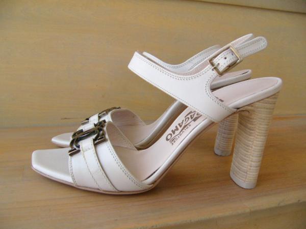 t1204 【美品】 フェラガモ ガンチーニ サンダル ヒール8cm 34.5