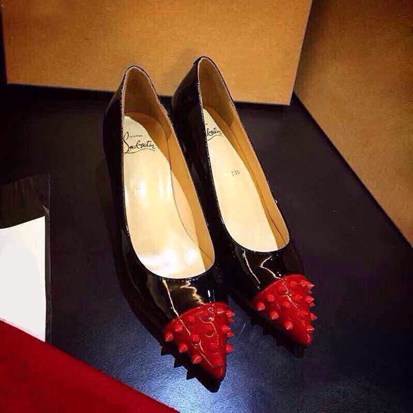 スタッズ　Christian Louboutin　ブラック　ハイヒール26