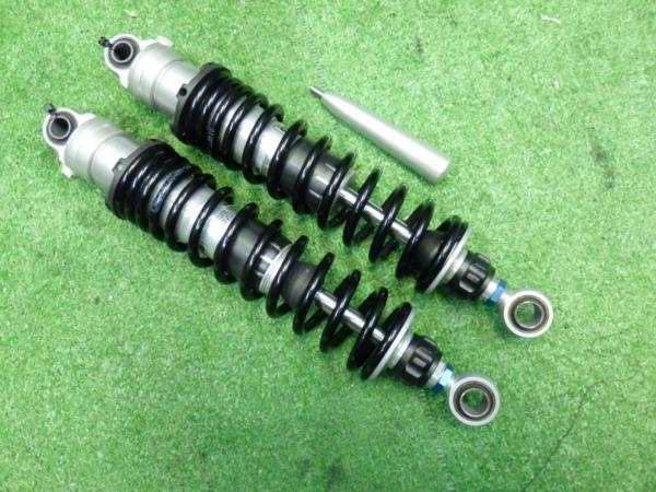 ○新品○CB1100 CB1100純正リアサス。左右セット。ブラック塗装済み