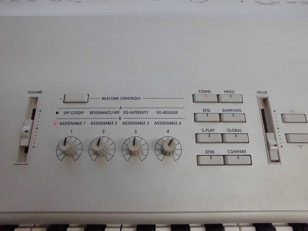 中古 KORG コルグ TRITON STUDIO トライトン 76鍵 シンセ[梱1.0]