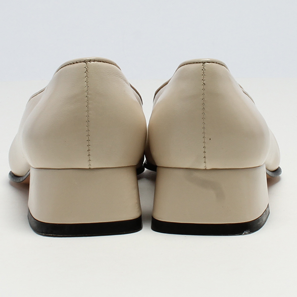 フェラガモ 23cm (5.5) ローファー アイボリー Ferragamo