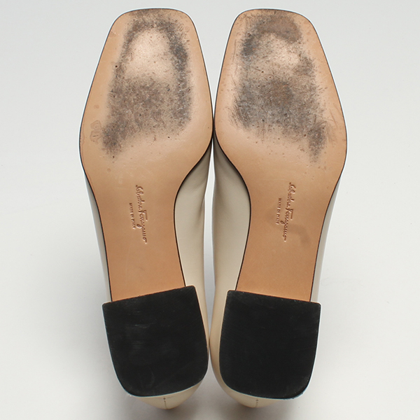 フェラガモ 23cm (5.5) ローファー アイボリー Ferragamo