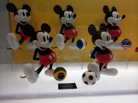SOPHソフミッキーマウスMICKEY MOUSE WITH FOOTBALL（USA）