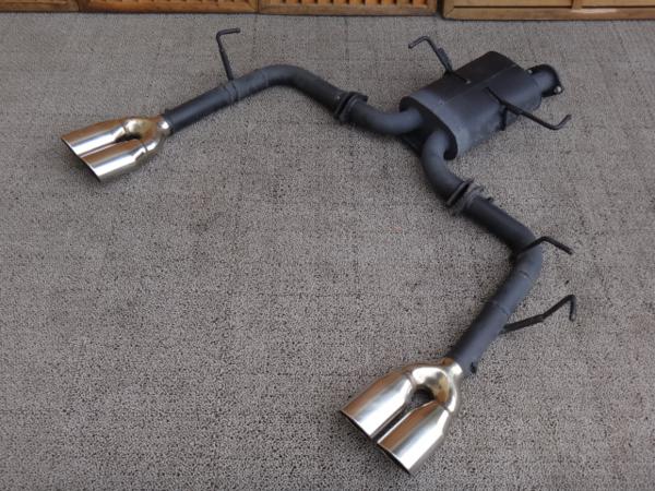 ギャルソン?? AZR60 ノア ヴォクシー 2WD 4本出し マフラー(社外品