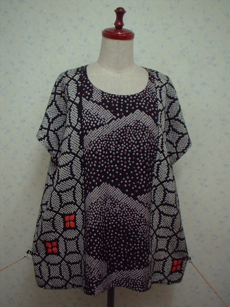 お値打★着物リメイク♪黒絞り２柄のシンプルチュニック♪身幅63