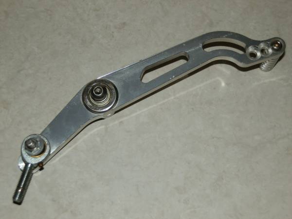 ■YAMAHAヤマハ/YZF-R6/06-11用アルミ削出しバックステップ■