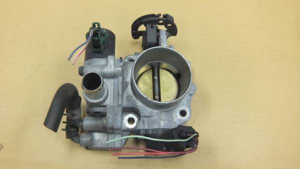 NA8C　 ロードスター　スロットルボデイー　ＢP