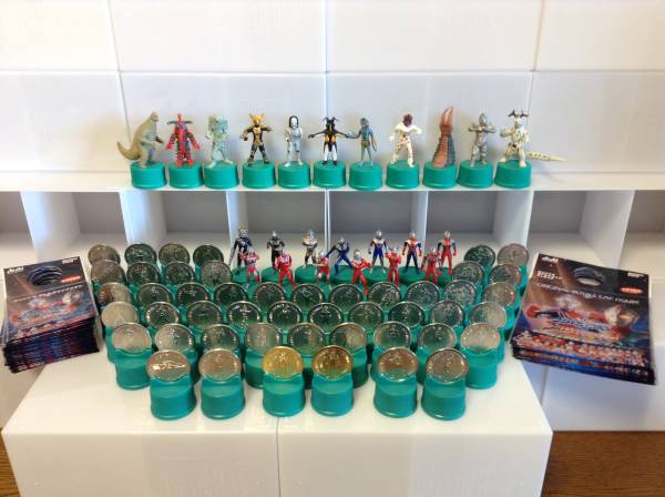 ウルトラマン　ガシャポン　ボトルキャップ　まとめ売り ☆ウルトラマン☆ボトルキャップ☆メダル☆48種＋24種☆全72種