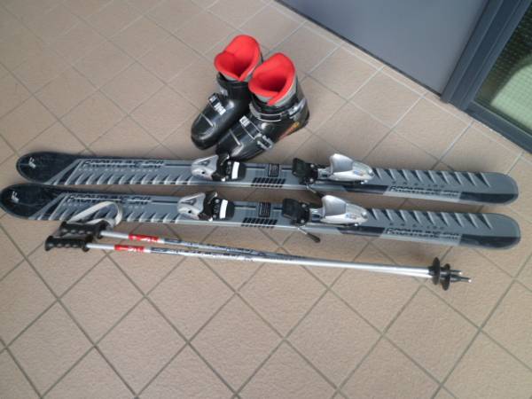 ジュニアスキー3点セット 板：130㎝　ブーツ24㎝