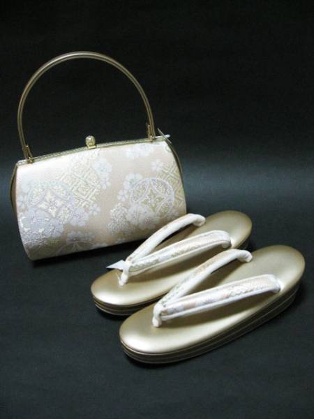 新品　国産　草履バッグセット　Ｍサイズ　バッグ両面　帯地　金