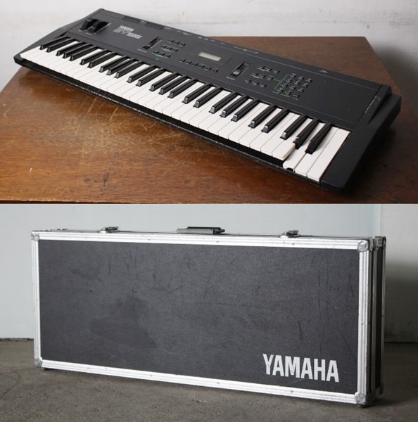 TB526ヤマハ シンセサイザーSY55ケース付◇鍵盤/ジャンク/ピアノ