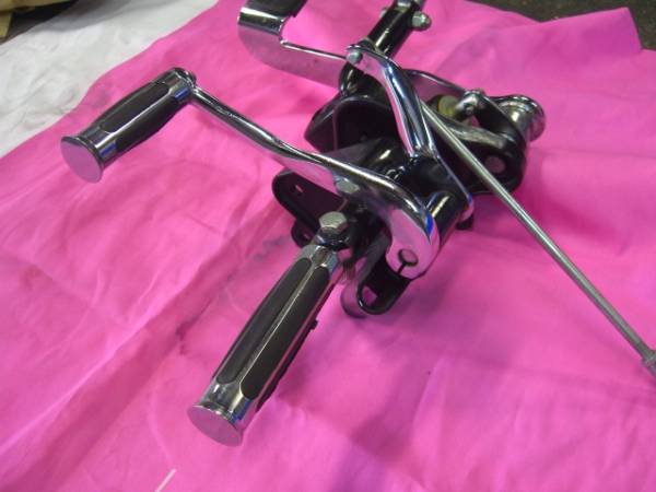 Harley-Davidson純正 FXSTDフォワードコントロールASSY33683-07A