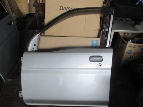 ライフ　JB1▼左フロントドア　シルバー系　NHー583M　271117