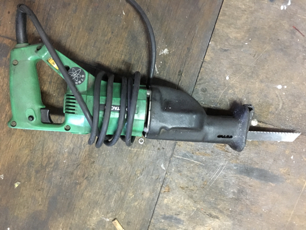 日立 電動ノコギリ…多分