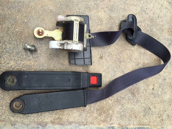 AE86シートベルトRL