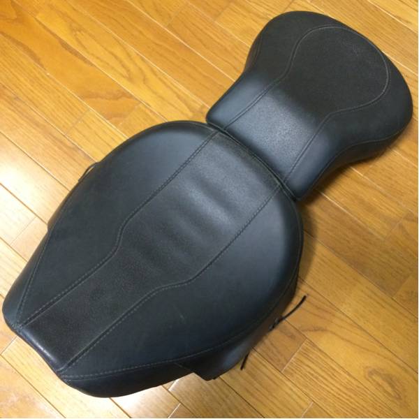 FLSTFファットボーイ TC88 純正シート キャブレターモデル