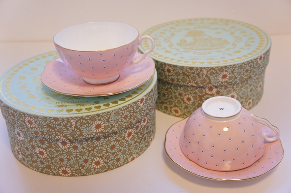 ブランブリーヘッジ ロイヤルドルトン Doulton ウインター 花瓶