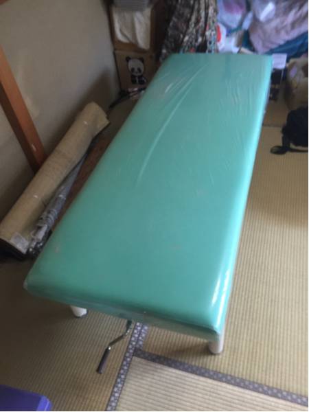 医療用ベッド 高さ調節付き